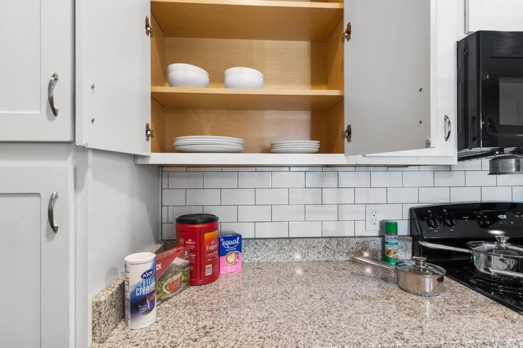 Elegant 1Br/1Ba Condo With Pool, Gym And Laundry Melbourne Exterior foto