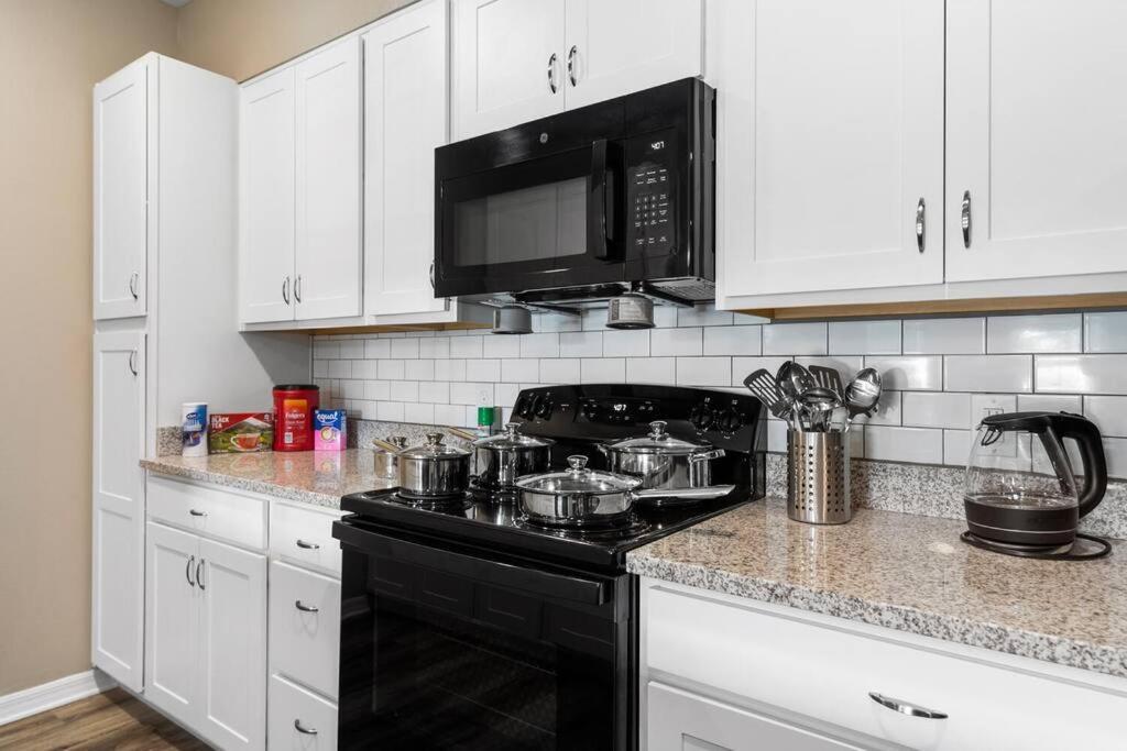 Elegant 1Br/1Ba Condo With Pool, Gym And Laundry Melbourne Exterior foto