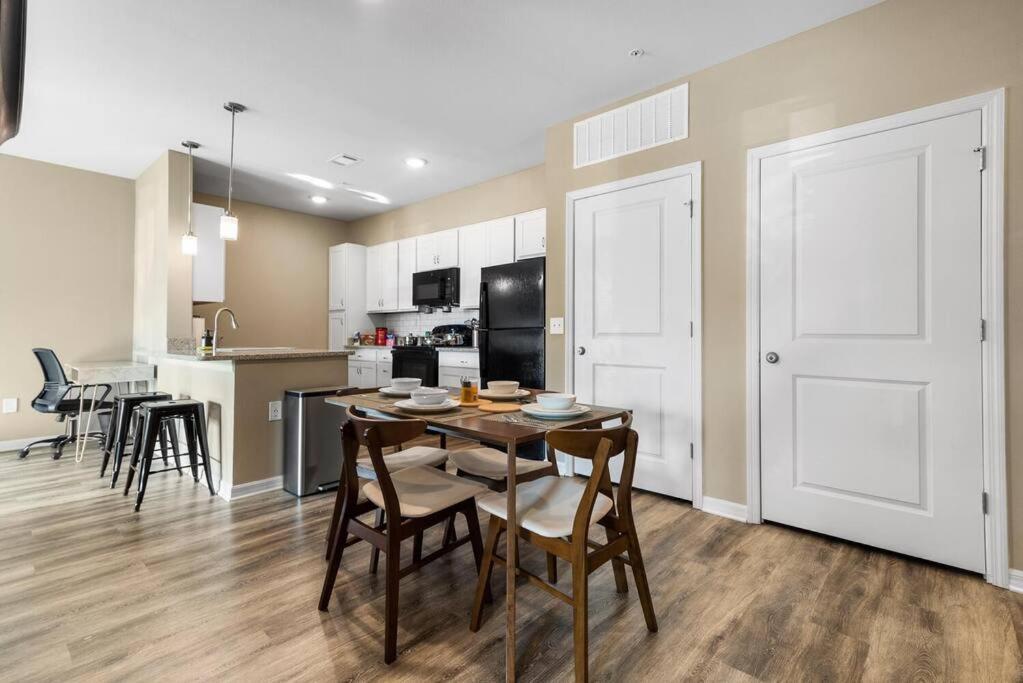 Elegant 1Br/1Ba Condo With Pool, Gym And Laundry Melbourne Exterior foto