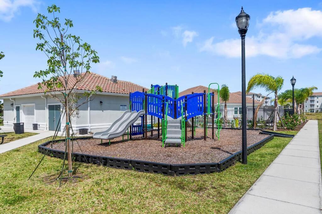 Elegant 1Br/1Ba Condo With Pool, Gym And Laundry Melbourne Exterior foto