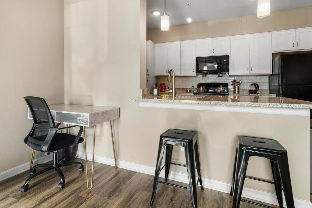 Elegant 1Br/1Ba Condo With Pool, Gym And Laundry Melbourne Exterior foto