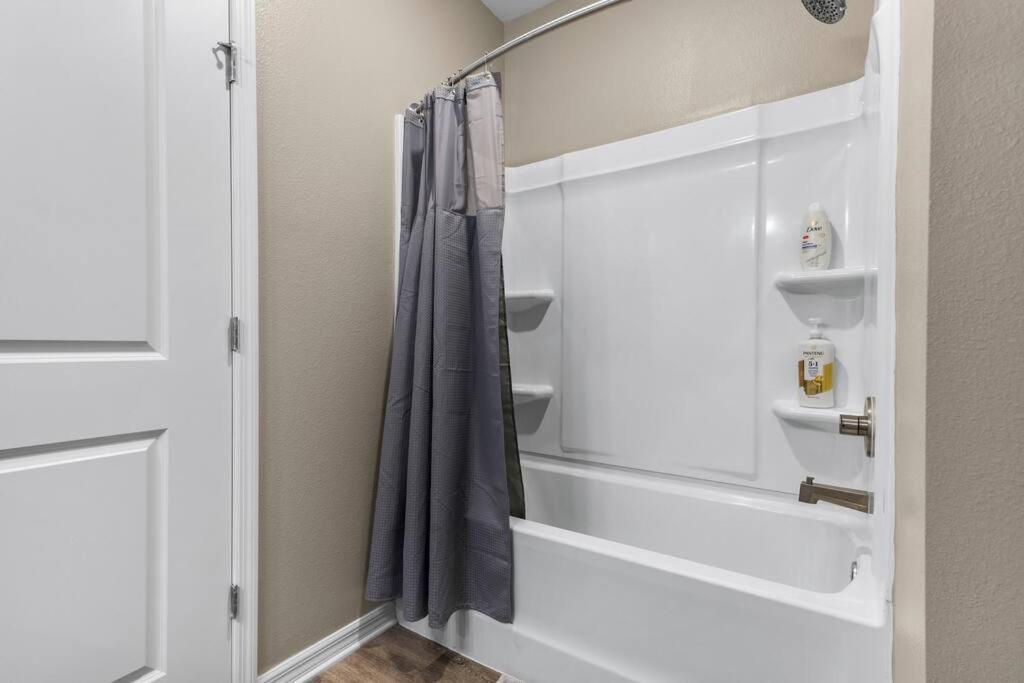 Elegant 1Br/1Ba Condo With Pool, Gym And Laundry Melbourne Exterior foto