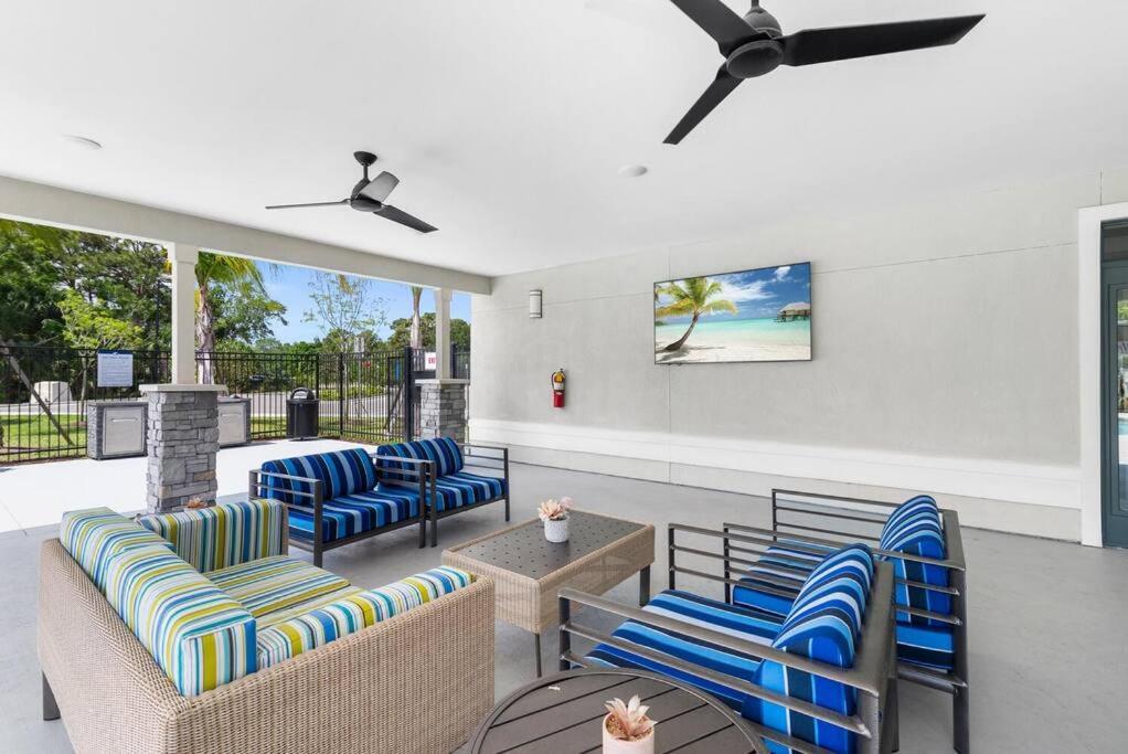 Elegant 1Br/1Ba Condo With Pool, Gym And Laundry Melbourne Exterior foto