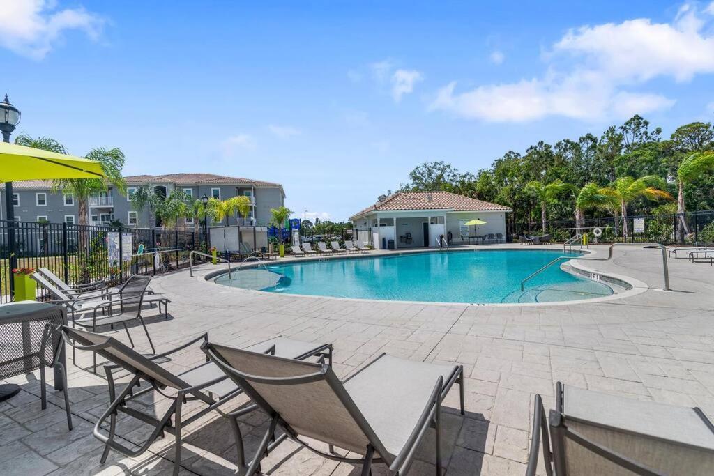 Elegant 1Br/1Ba Condo With Pool, Gym And Laundry Melbourne Exterior foto
